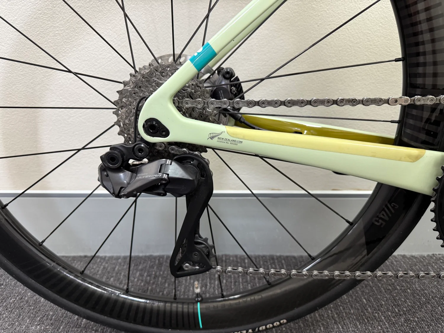 TOA DEMO Bike - Ultegra Di2 w/REHI45 Carbon Wheels - Image 5
